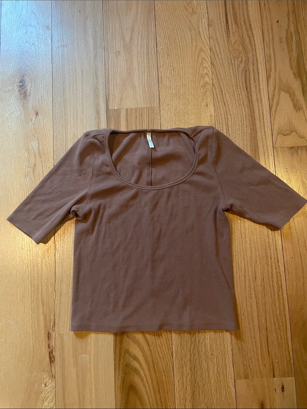 Rylee + Cru Scoop Neck Short Sleeve Top - Mauve Brown - Picture 1 of 2